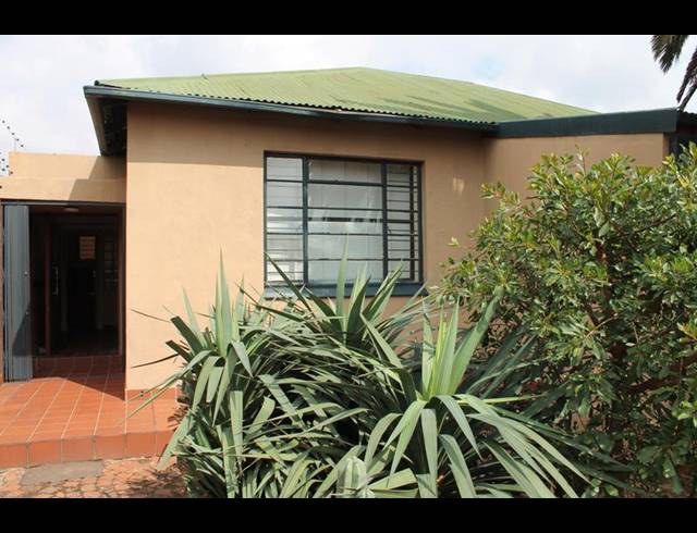 3 BEDROOM HOUSE FOR SALE IN KENSINGTON